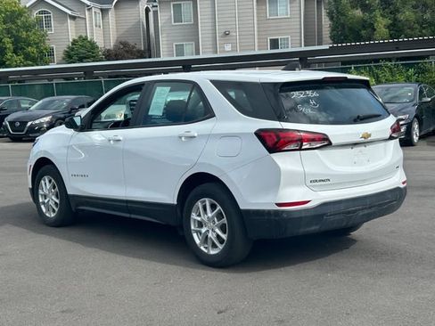 Used 2022 Chevrolet Equinox LS w/ LPO, Floor Liner Package AWD/4WD image 7