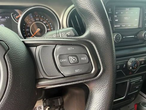 Used 2021 Jeep Gladiator Sport AWD/4WD image 17