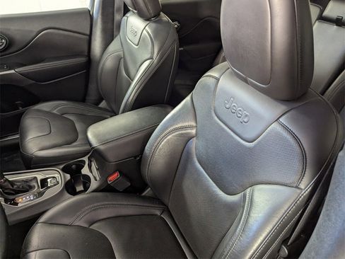 Used 2020 Jeep Cherokee Limited image 13