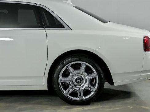 Used 2010 Rolls-Royce Ghost RWD image 9