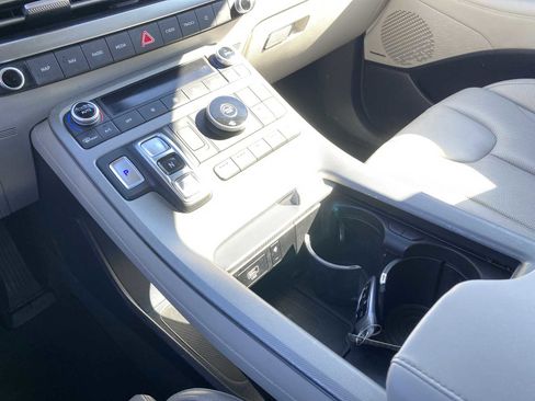 Used 2024 Hyundai Palisade Limited image 19