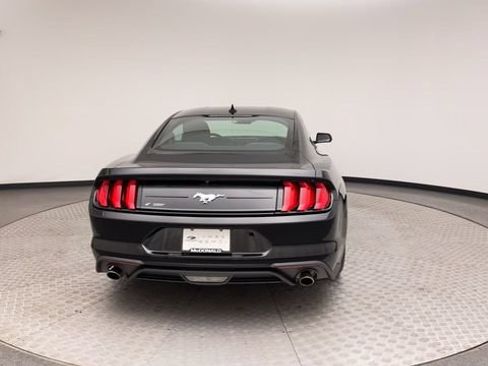 Used 2022 Ford Mustang Coupe RWD image 3