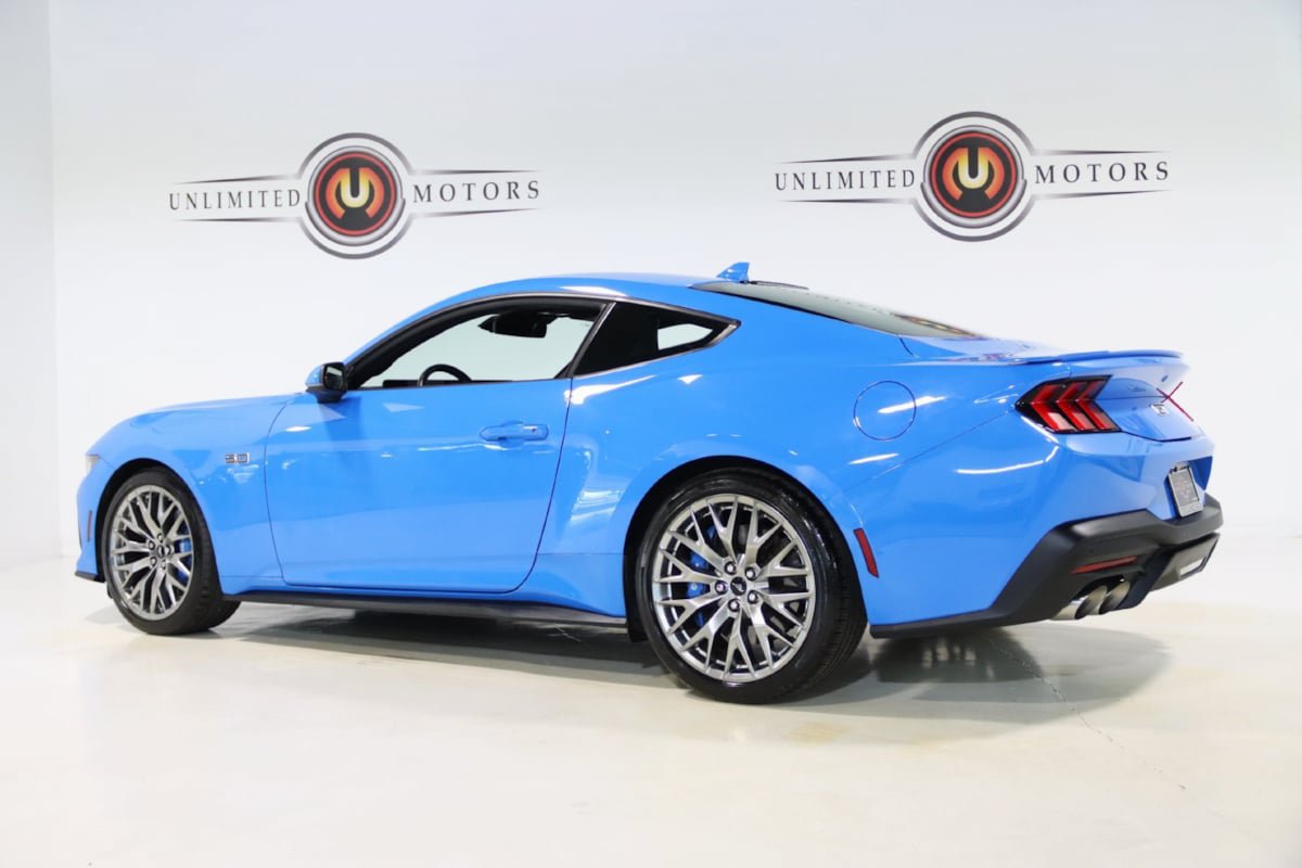 Used 2024 Ford Mustang GT Premium RWD image 3