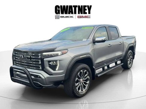 Used 2025 GMC Canyon Denali AWD/4WD image 1