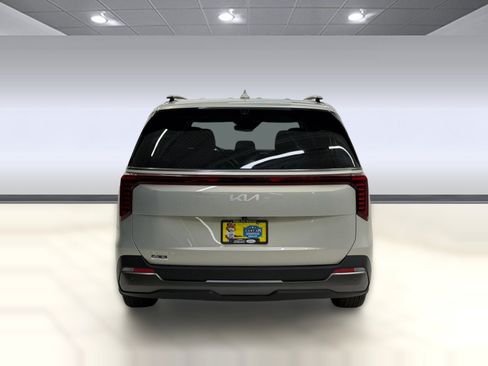 Used 2025 Kia Carnival SX Prestige FWD image 8