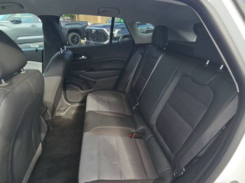 Used 2024 Chevrolet Trax LT w/ Driver Confidence Package FWD image 26