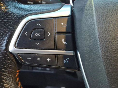 Used 2021 Toyota Sienna XSE w/ XSE Plus Package FWD image 8