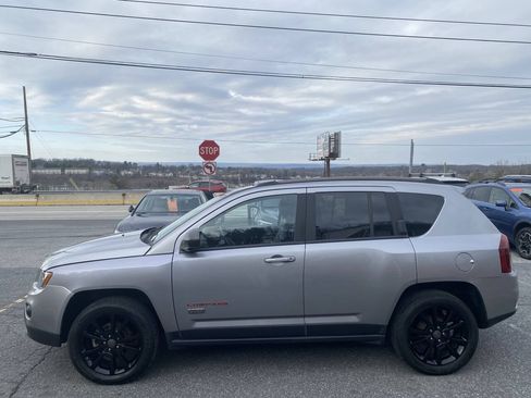 Used 2017 Jeep Compass 75th Anniversary w/ Power Value Group FWD image 8