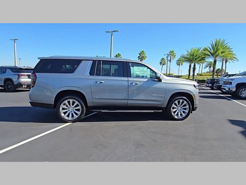 New 2026 Chevrolet Suburban Premier image 25