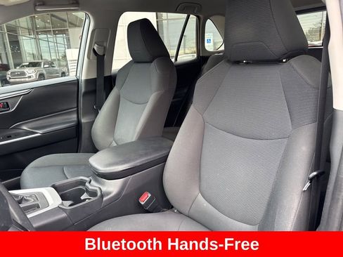 Used 2020 Toyota RAV4 LE image 13