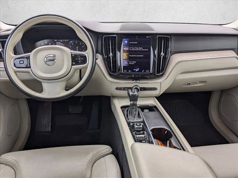 Used 2021 Volvo XC60 T5 Inscription w/ Advanced Package image 13