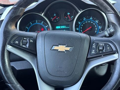 Used 2014 Chevrolet Cruze LT image 18
