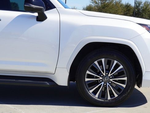 Used 2023 Lexus LX 600 4WD w/ Appearance Package image 9