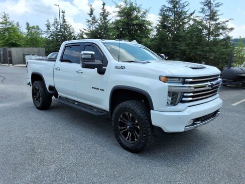 Used 2020 Chevrolet Silverado 2500 High Country w/ Z71 Off-Road Package AWD/4WD image 3