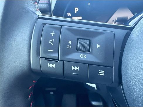 Used 2025 Nissan Kicks SR image 9