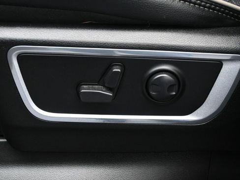 Used 2023 RAM 1500 Laramie AWD/4WD image 11