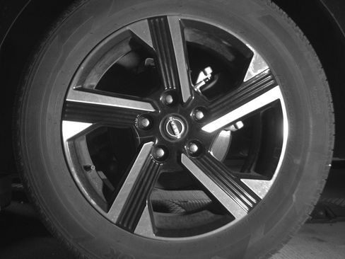Used 2024 Nissan Sentra SV FWD image 14