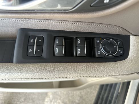 Used 2023 GMC Yukon XL Denali image 15