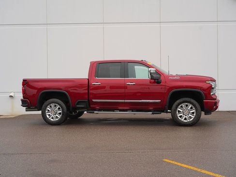 Used 2025 Chevrolet Silverado 3500 High Country w/ High Country Premium Package AWD/4WD image 2