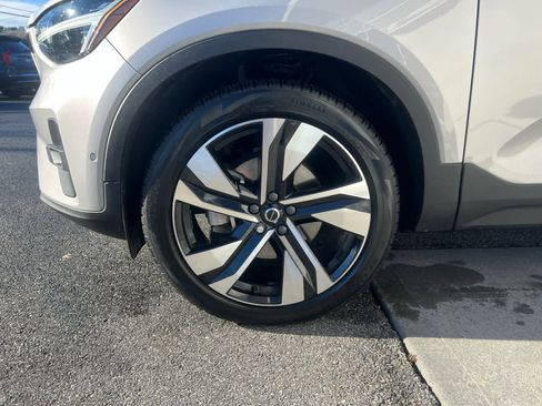 Used 2023 Volvo XC40 B5 Ultimate w/ Protection Package Premier image 5