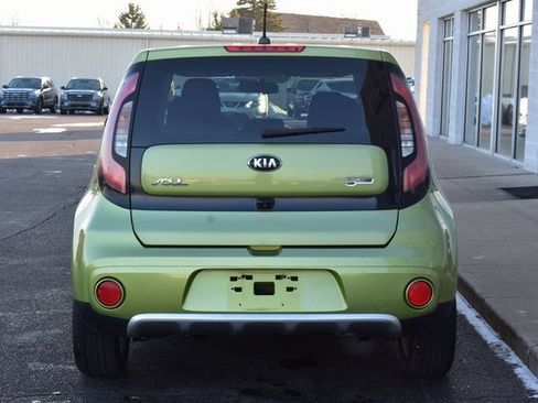 Used 2017 Kia Soul + image 5