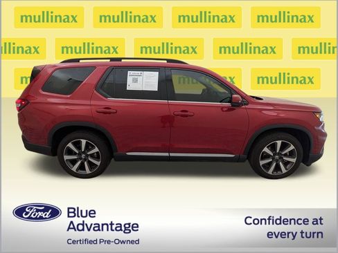 Used 2024 Honda Pilot Touring image 2