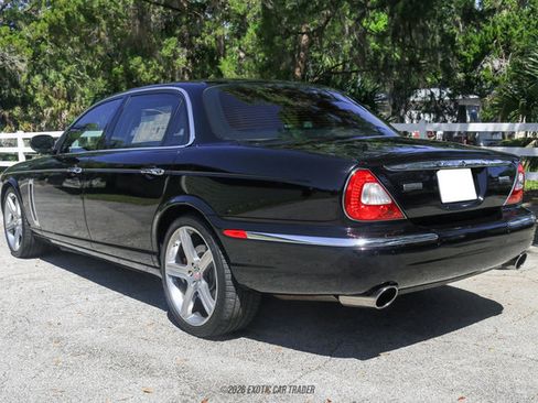 Used 2006 Jaguar XJ Vanden Plas Super V8 Portfolio RWD image 6