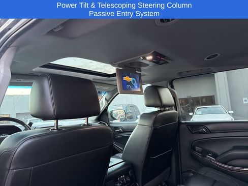 Used 2016 Chevrolet Suburban LT w/ Luxury Package image 14