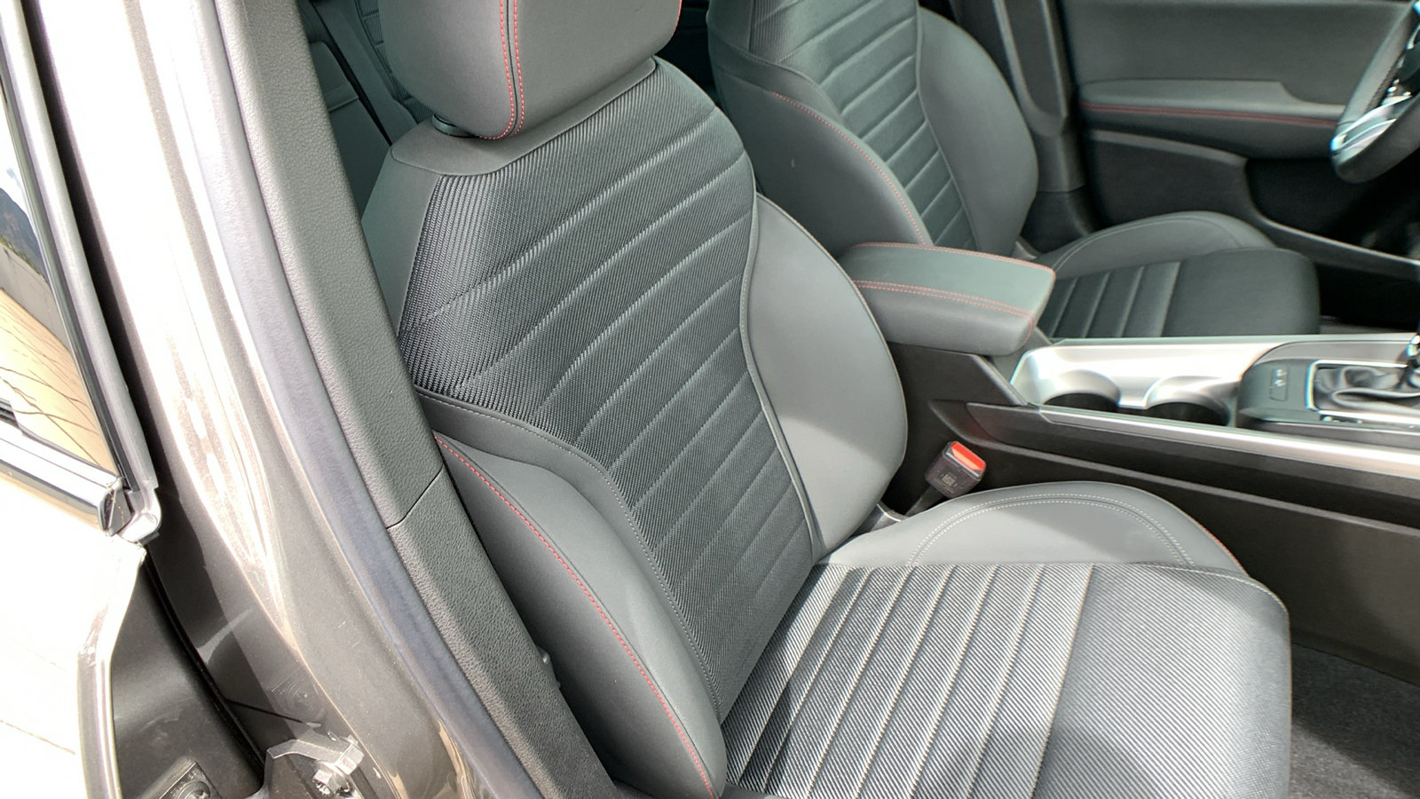 Used 2024 Dodge Hornet R/T w/ R/T Blacktop Package AWD/4WD image 29