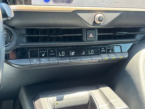 Used 2023 Toyota Crown AWD/4WD image 10