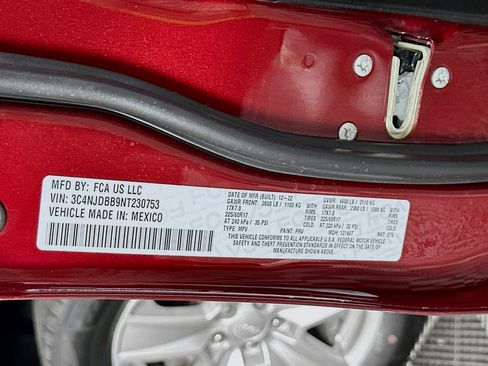 Used 2022 Jeep Compass Latitude image 12