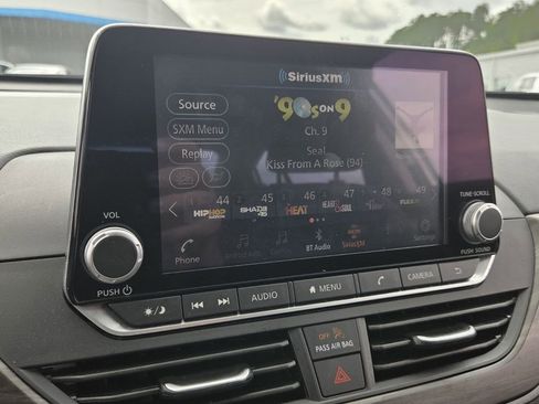 Used 2025 Nissan Altima 2.5 SV FWD image 23