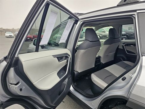 Used 2025 Toyota RAV4 XLE image 16