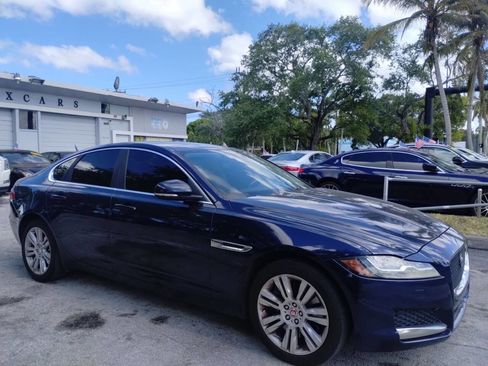 Used 2017 Jaguar XF Premium RWD image 13