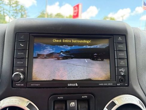 Used 2016 Jeep Wrangler Unlimited Rubicon AWD/4WD image 24