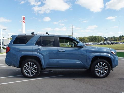 Used 2025 Toyota 4Runner Limited image 21