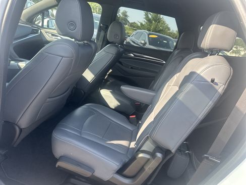 Used 2024 Buick Enclave Essence AWD/4WD image 14