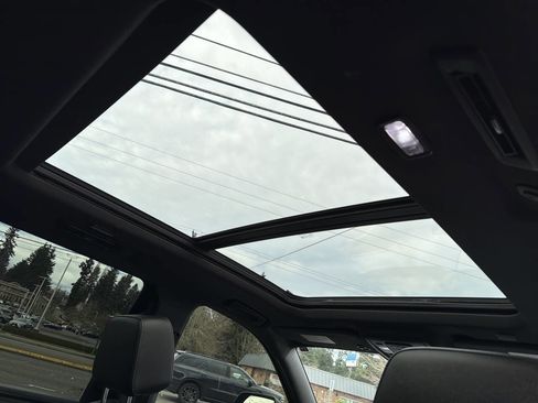 Used 2021 Chevrolet Tahoe LT w/ LT Signature Package image 21