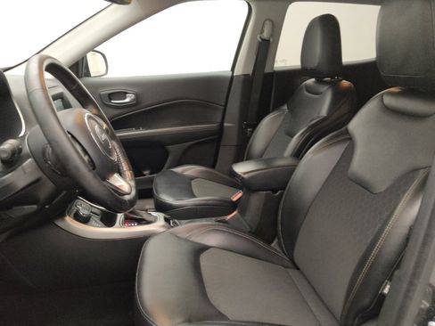 Used 2018 Jeep Compass Latitude w/ Popular Equipment Group AWD/4WD image 17