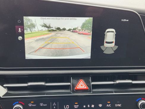 Certified 2024 Kia Niro EX FWD image 16