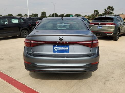 Used 2025 Volkswagen Jetta Sport FWD image 6