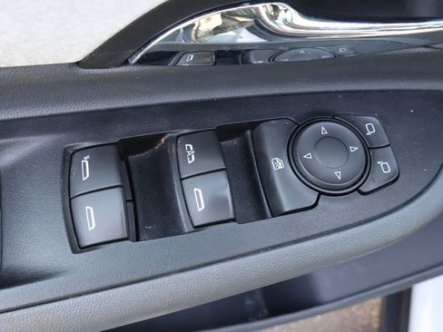 Used 2018 Chevrolet Bolt LT image 12