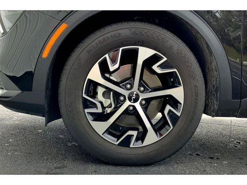 Used 2023 Kia Sportage EX image 8