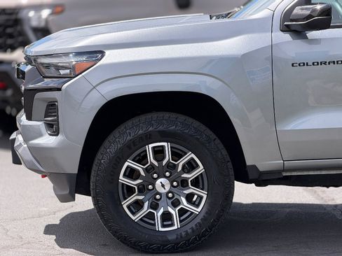 Used 2023 Chevrolet Colorado Z71 w/ Z71 Convenience Package 2 AWD/4WD image 14