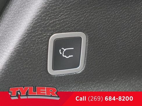New 2026 Chrysler Pacifica Pinnacle w/ Trailer Tow Group AWD/4WD image 19