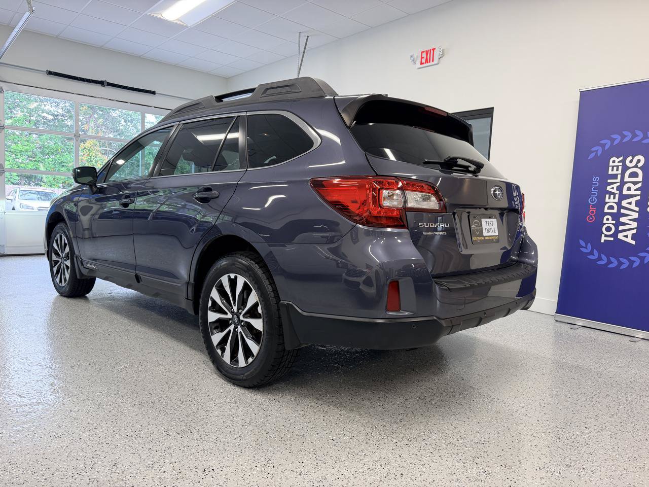 Used 2017 Subaru Outback 2.5i Limited AWD/4WD image 5