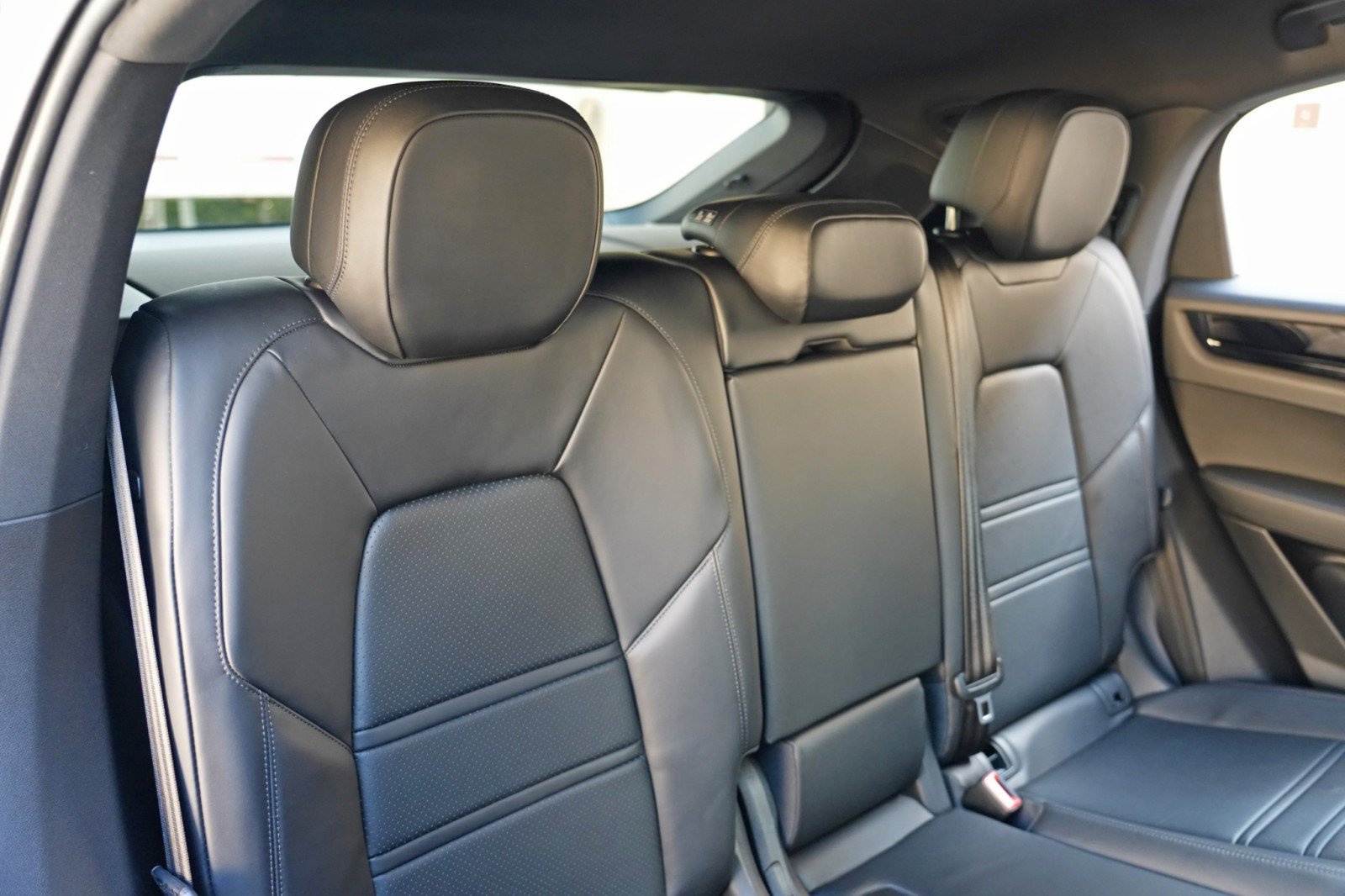 Used 2023 Porsche Cayenne Coupe w/ Premium Package AWD/4WD image 44