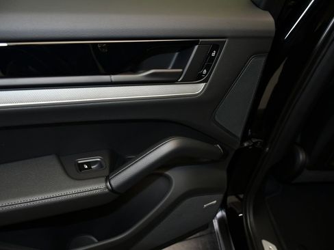 New 2026 Porsche Cayenne Coupe AWD/4WD image 20