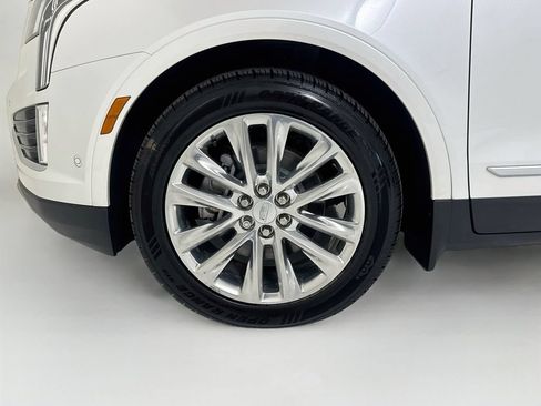 Used 2018 Cadillac XT5 Platinum w/ Driver Assist Package AWD/4WD image 33