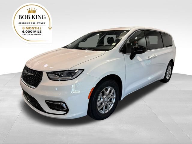 Used 2026 Chrysler Pacifica Select FWD image 1